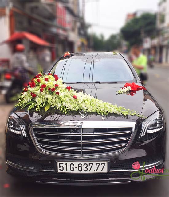 Hoa xe cưới sánh đôi Hoa xe cưới sánh đôi